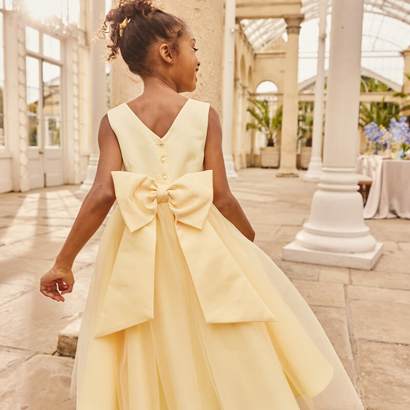 APĢĒRBS IZDEVUMIEM